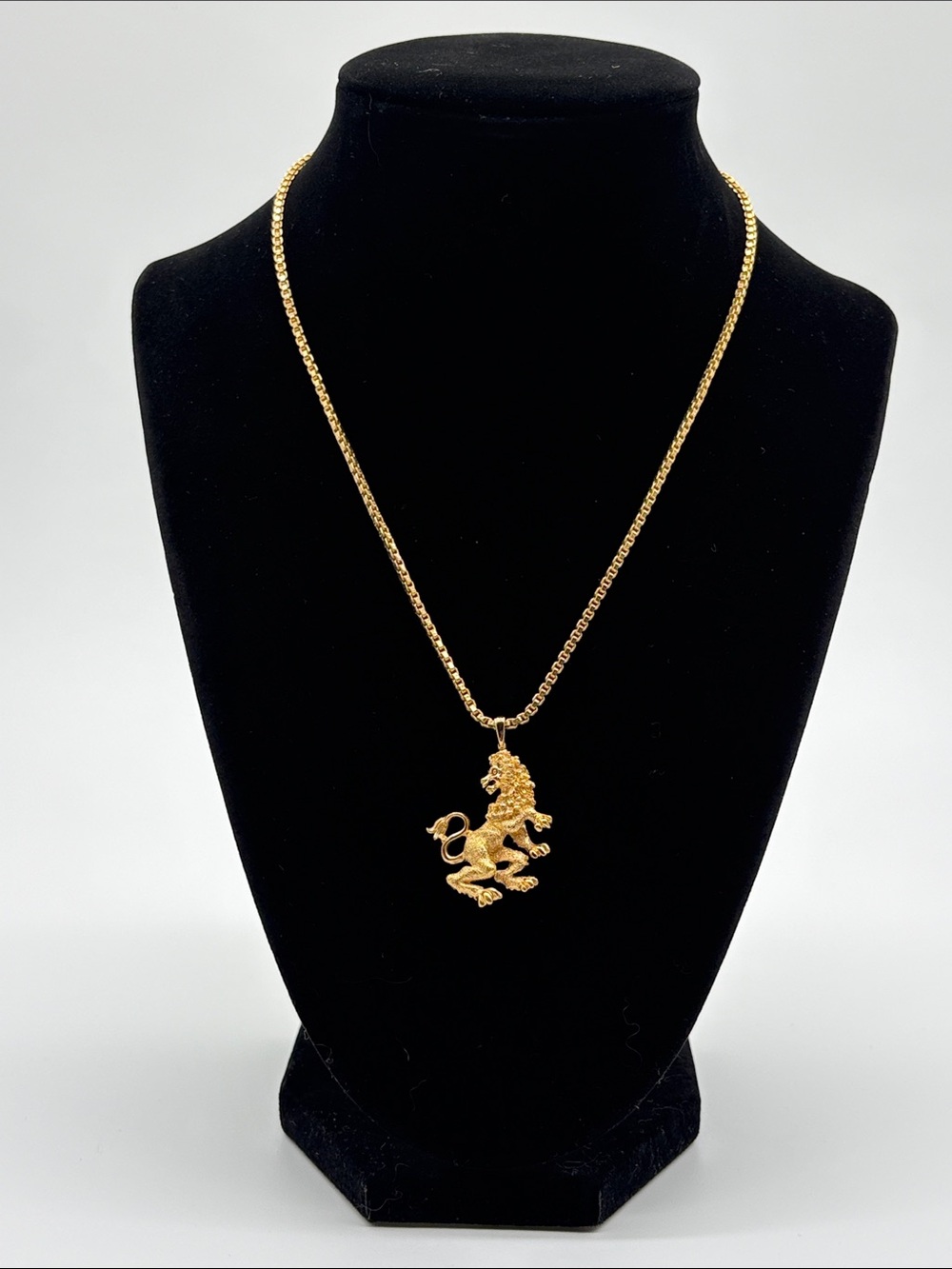 Vintage Monet Leo Zodiac Lion Pendant Necklace 1975 Gold Tone
